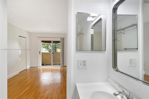 Condominio en alquiler en Miami, Florida, 2 dormitorios, 90.95 m2 № 1896425 - foto 14