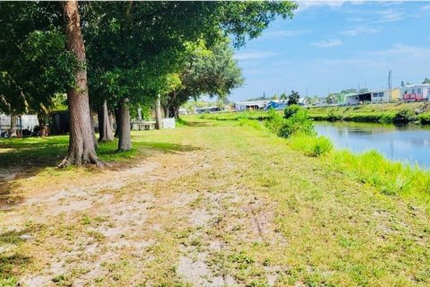 Propiedad comercial en venta en Saint Petersburg, Florida, 9 dormitorios, 316.7 m2 № 1650877 - foto 20