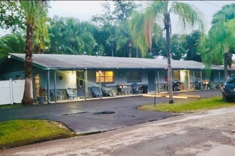 Commercial property in Saint Petersburg, Florida 316.7 sq.m. № 1650877 - photo 2