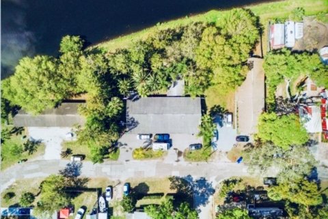 Propiedad comercial en venta en Saint Petersburg, Florida, 9 dormitorios, 316.7 m2 № 1650877 - foto 24