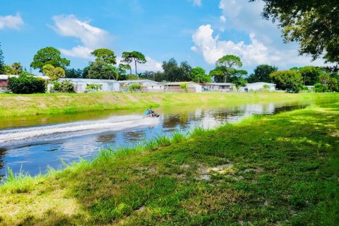 Propiedad comercial en venta en Saint Petersburg, Florida, 9 dormitorios, 316.7 m2 № 1650877 - foto 21