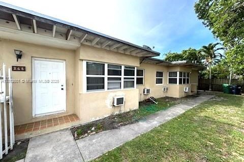 Immobilier commercial à vendre à Miami, Floride: 160.16 m2 № 1759135 - photo 1