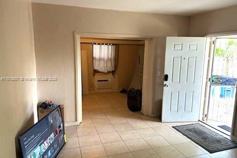 Immobilier commercial à vendre à Miami, Floride: 160.16 m2 № 1759135 - photo 9