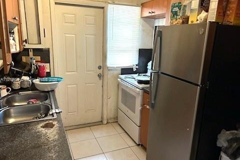 Immobilier commercial à vendre à Miami, Floride: 160.16 m2 № 1759135 - photo 6