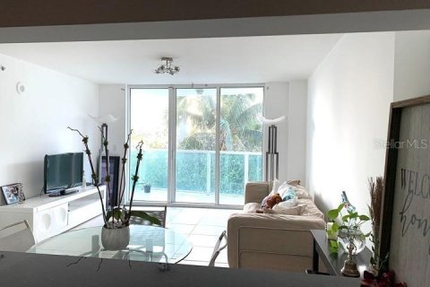 Condo in Miami, Florida, 1 bedroom  № 2217336 - photo 6