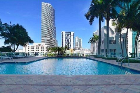 Condo in Miami, Florida, 1 bedroom  № 2217336 - photo 3
