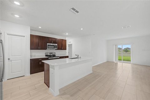 Casa en venta en Plant City, Florida, 6 dormitorios, 242.85 m2 № 2152024 - foto 10