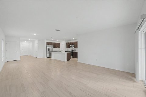 Casa en venta en Plant City, Florida, 6 dormitorios, 242.85 m2 № 2152024 - foto 14