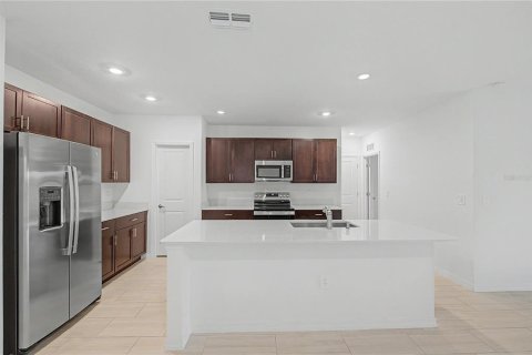Casa en venta en Plant City, Florida, 6 dormitorios, 242.85 m2 № 2152024 - foto 5