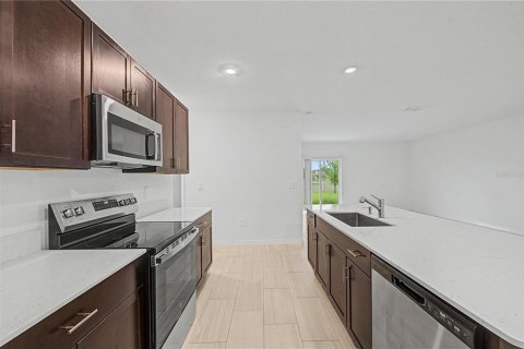 Casa en venta en Plant City, Florida, 6 dormitorios, 242.85 m2 № 2152024 - foto 7