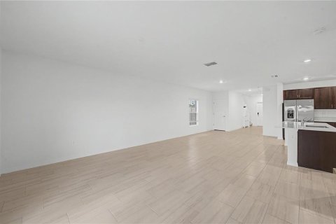 Casa en venta en Plant City, Florida, 6 dormitorios, 242.85 m2 № 2152024 - foto 13