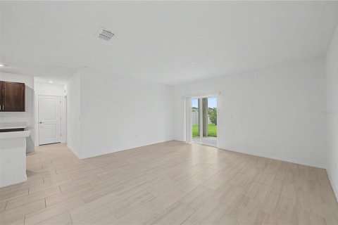 Casa en venta en Plant City, Florida, 6 dormitorios, 242.85 m2 № 2152024 - foto 15