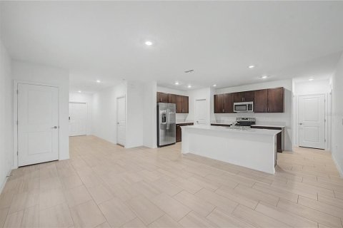 Casa en venta en Plant City, Florida, 6 dormitorios, 242.85 m2 № 2152024 - foto 9