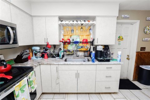 Casa en venta en Lakeland, Florida, 3 dormitorios, 166.39 m2 № 1913491 - foto 11