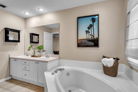 Adosado en venta en Tampa, Florida, 3 dormitorios, 153.47 m2 № 1434629 - foto 20