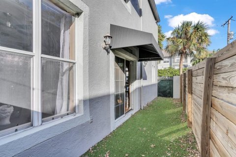 Adosado en venta en Tampa, Florida, 3 dormitorios, 153.47 m2 № 1434629 - foto 30