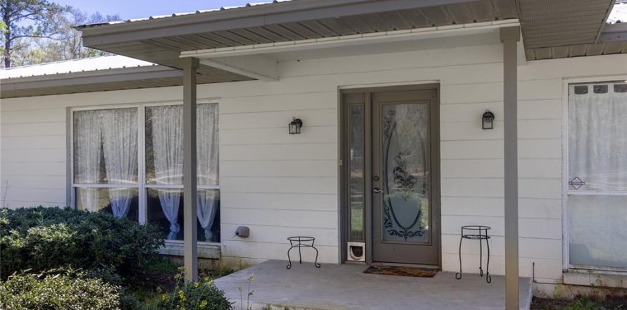 House in Alachua, Florida 7 bedrooms, 330.45 sq.m. № 1586020