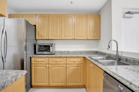 Condo in Doral, Florida, 3 bedrooms  № 1952442 - photo 4