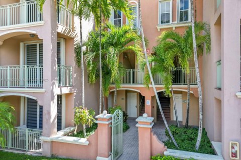 Condo in Doral, Florida, 3 bedrooms  № 1952442 - photo 19