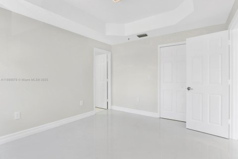 Condo in Doral, Florida, 3 bedrooms  № 1952442 - photo 10