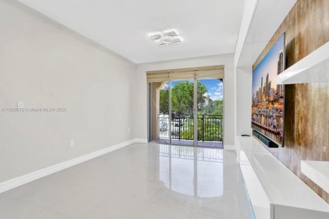 Condo in Doral, Florida, 3 bedrooms  № 1952442 - photo 3