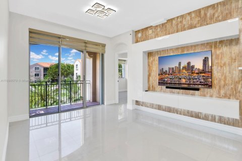 Condo in Doral, Florida, 3 bedrooms  № 1952442 - photo 1