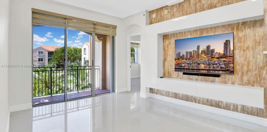 Condo in Doral, Florida, 3 bedrooms  № 1952442