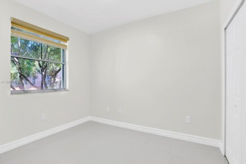 Condo in Doral, Florida, 3 bedrooms  № 1952442 - photo 14