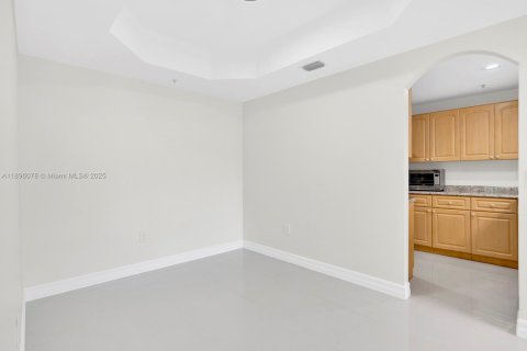 Condo in Doral, Florida, 3 bedrooms  № 1952442 - photo 7