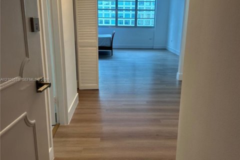 Copropriété à vendre à Miami, Floride: 53.88 m2 № 2411762 - photo 2