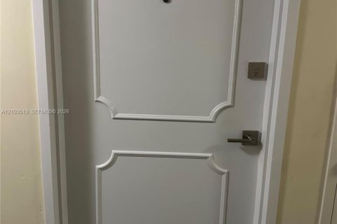 Studio à Condo à Miami, Floride  № 2411762