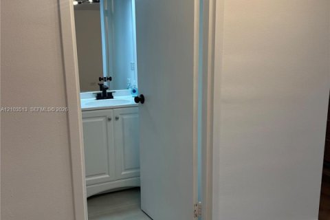 Copropriété à vendre à Miami, Floride: 53.88 m2 № 2411762 - photo 10
