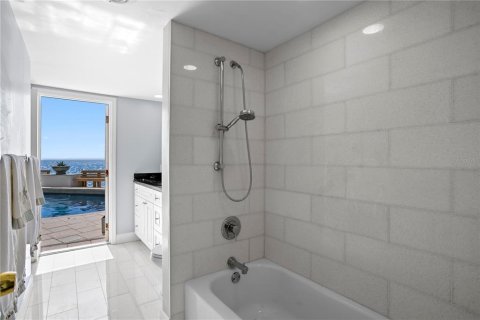 Casa en venta en Saint Petersburg, Florida, 4 dormitorios, 340.95 m2 № 2198721 - foto 21
