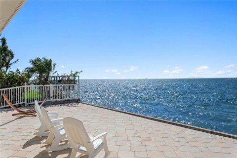 Casa en venta en Saint Petersburg, Florida, 4 dormitorios, 340.95 m2 № 2198721 - foto 8