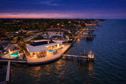 Casa en venta en Saint Petersburg, Florida, 4 dormitorios, 340.95 m2 № 2198721 - foto 3