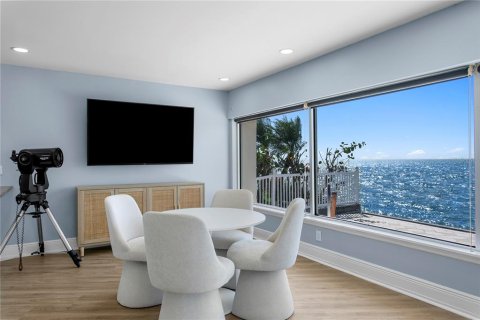 Casa en venta en Saint Petersburg, Florida, 4 dormitorios, 340.95 m2 № 2198721 - foto 16