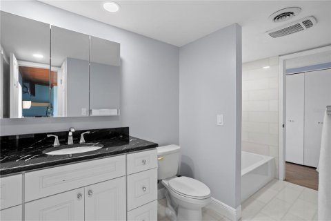 Casa en venta en Saint Petersburg, Florida, 4 dormitorios, 340.95 m2 № 2198721 - foto 20