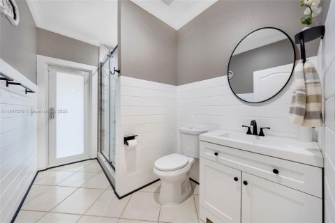 House in Miami, Florida 4 bedrooms, 223.89 sq.m. № 1845793 - photo 21