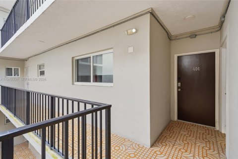 Condo in Miami Beach, Florida, 2 bedrooms  № 2004962 - photo 7