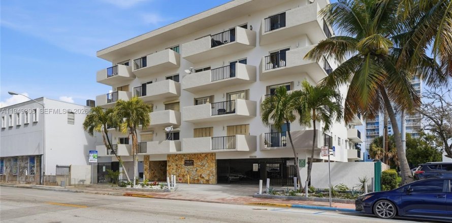 Condo in Miami Beach, Florida, 2 bedrooms  № 2004962