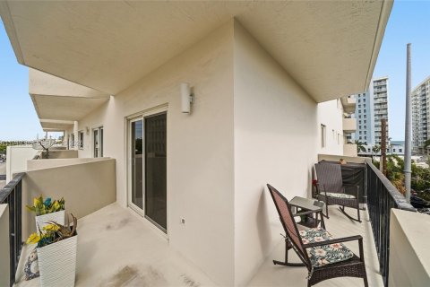Condo in Miami Beach, Florida, 2 bedrooms  № 2004962 - photo 5