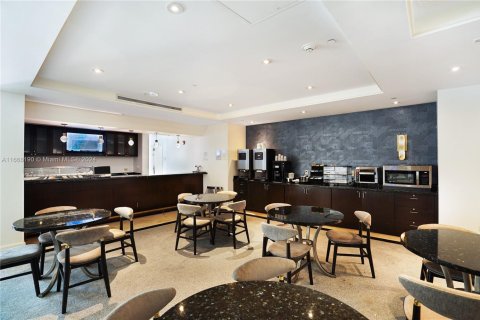 Copropriété à vendre à Miami Beach, Floride: 50.54 m2 № 2154767 - photo 10