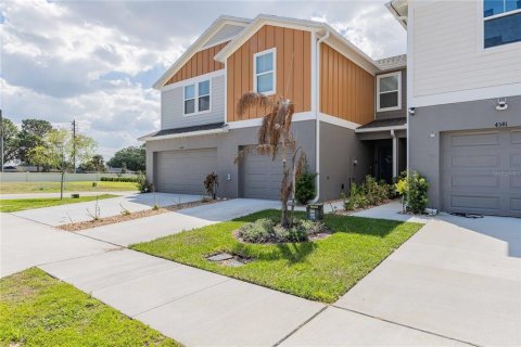 Townhouse in Haines City, Florida 3 bedrooms, 143.26 sq.m. № 2127470