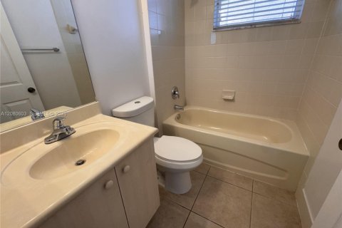 Купить виллу или дом в Хомстед, Флорида 4 спальни, 181.9м2, № 2340349 - фото 8