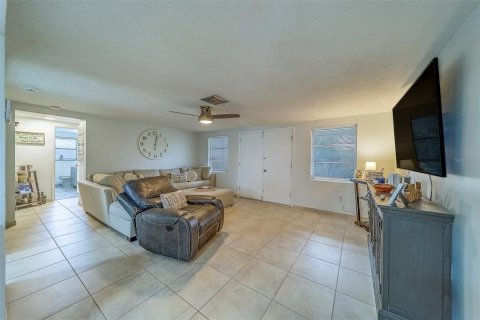Casa en venta en Port Richey, Florida, 3 dormitorios, 121.52 m2 № 1820827 - foto 10