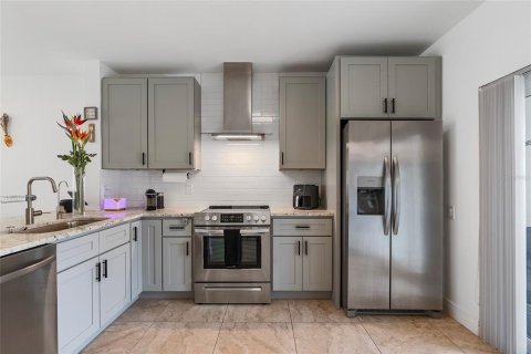 Adosado en venta en Tampa, Florida, 2 dormitorios, 110 m2 № 1718379 - foto 10