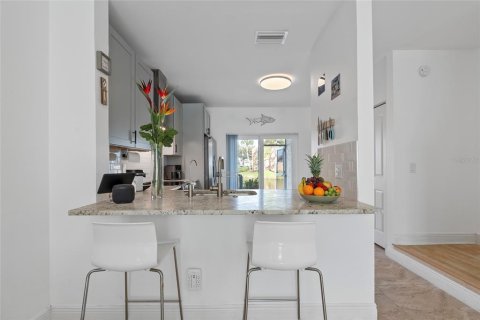 Adosado en venta en Tampa, Florida, 2 dormitorios, 110 m2 № 1718379 - foto 9