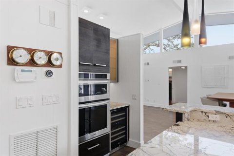 Купить виллу или дом в Сарасота, Флорида 7 комнат, 214.42м2, № 2155489 - фото 16