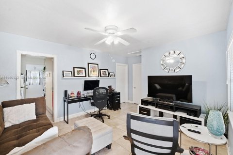 Купить коммерческую недвижимость в Форт-Лодердейл, Флорида 215.72м2, № 2044782 - фото 22