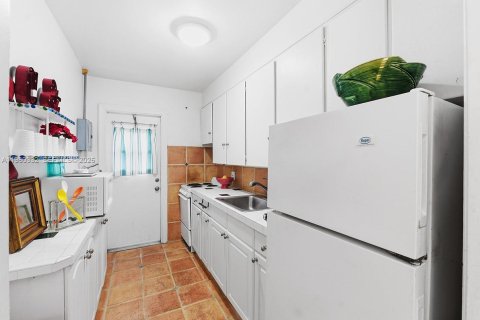 Купить коммерческую недвижимость в Форт-Лодердейл, Флорида 215.72м2, № 2044782 - фото 7